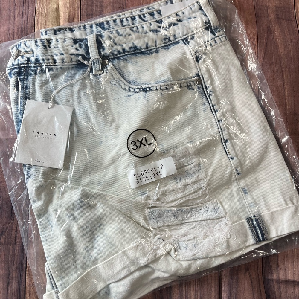 KanCan Women's Light Wash Distressed Jean Shorts